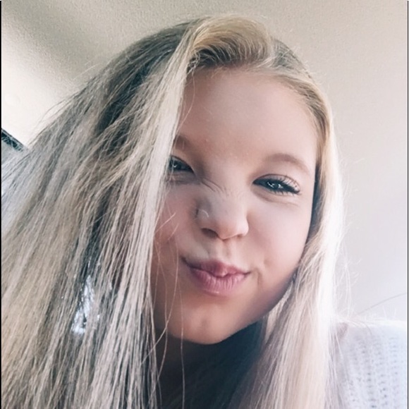 Meet your Posher, Sarah - Picture 1 of 1